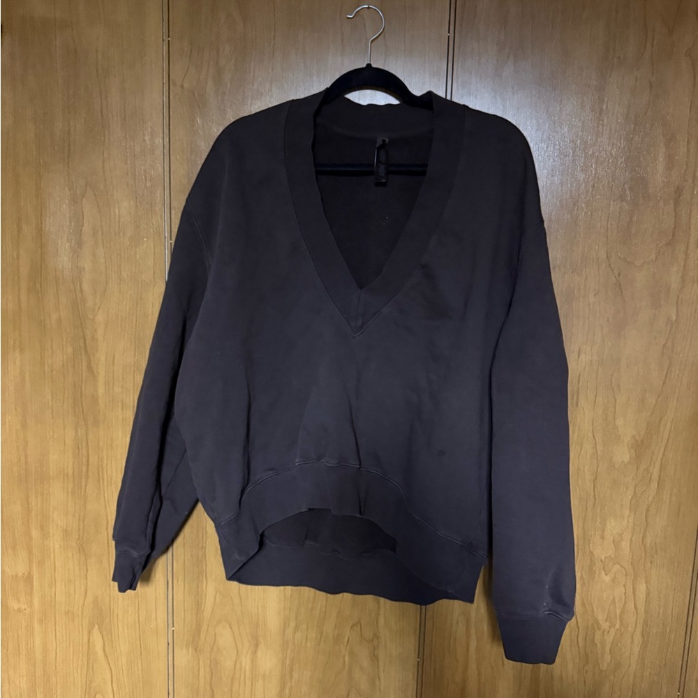 Skims BOYFRIEND FLEECE OVERSIZED V NECK PULLOVER - Picture 3 of 5